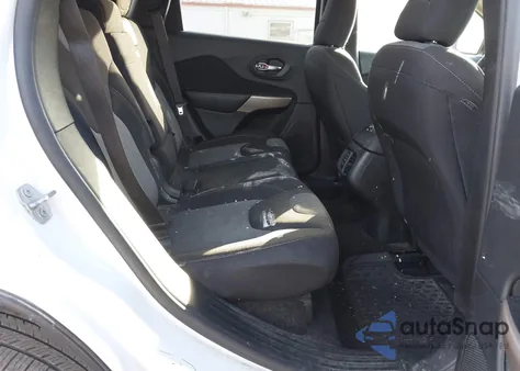 2018 Jeep Cherokee Latitude 4X4 z USA, uszkodzony, nr VIN 1C4PJMCB6JD529415